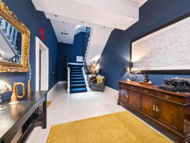 Apartment for sale in Hillhead, Scotland