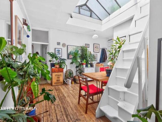 Apartment for sale in Greater London