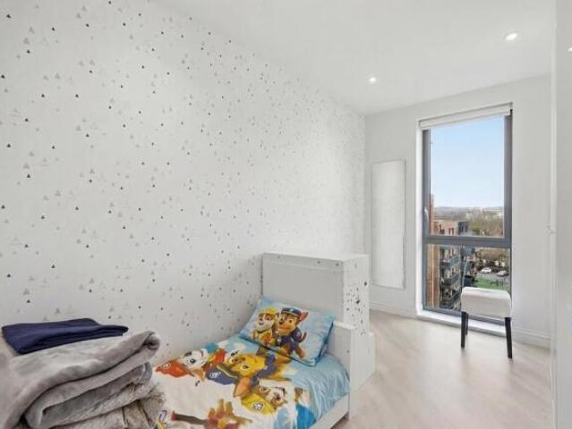 Apartment for sale in Colindale, Greater London