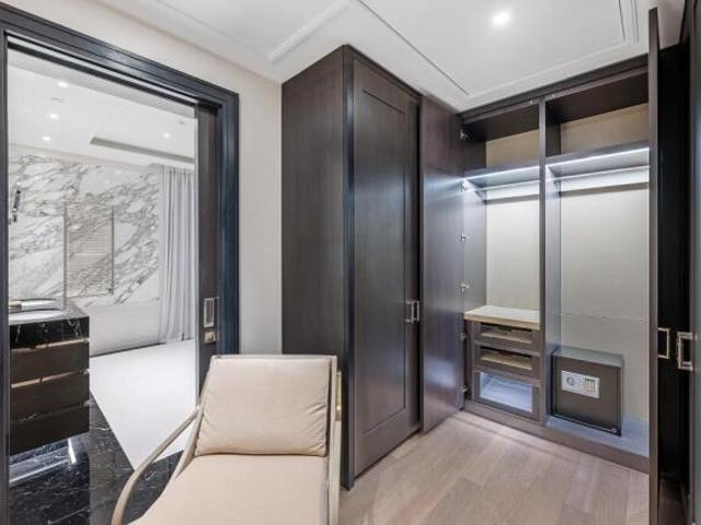 Apartment for sale in Belgravia, Greater London