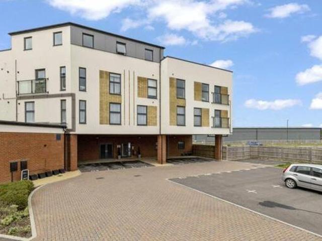 House for sale in Littlecote, West Sussex