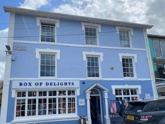 House for sale in Lyons, Greater London