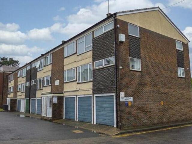 Apartment for sale in Acol, Kent