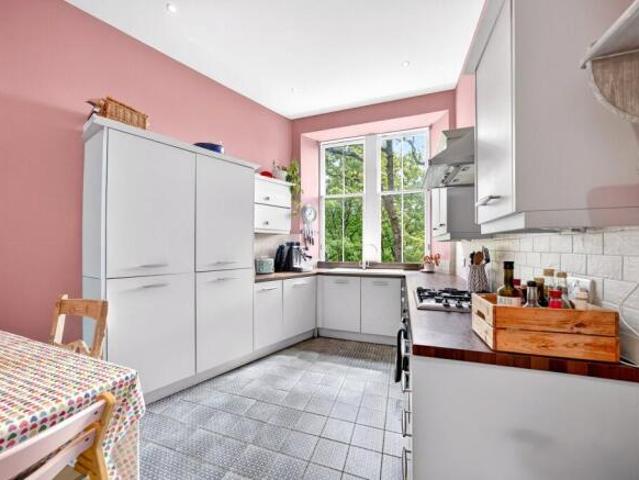Apartment for sale in Hyndland, Scotland