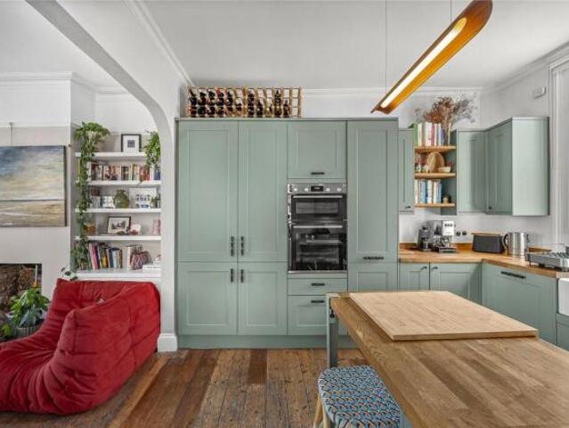 Apartment for sale in East Dulwich, Greater London