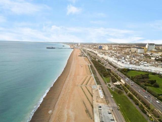 Apartment for sale in Brighton & Hove
