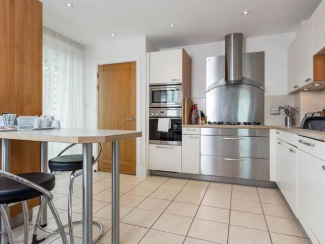 Apartment for sale in Dolphin, Milwr