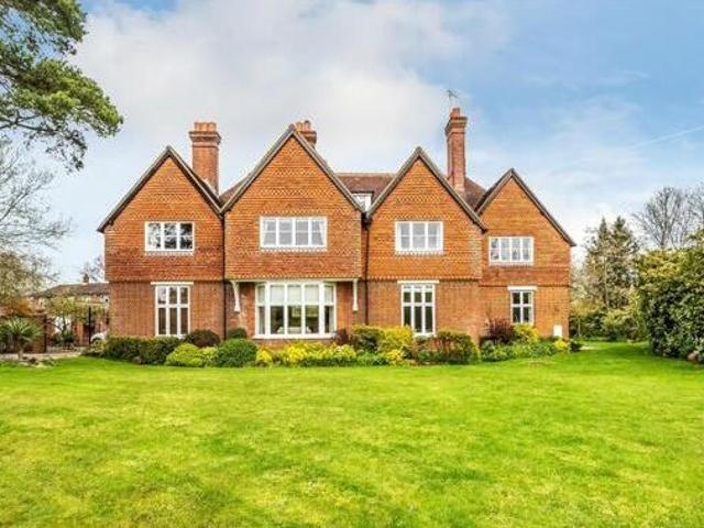 House for sale in Pachesham Park, Surrey