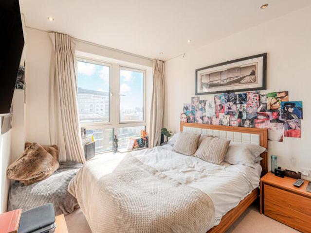 Apartment for sale in Five Acres, Hertfordshire