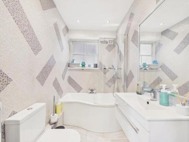 Apartment for sale in Folkestone