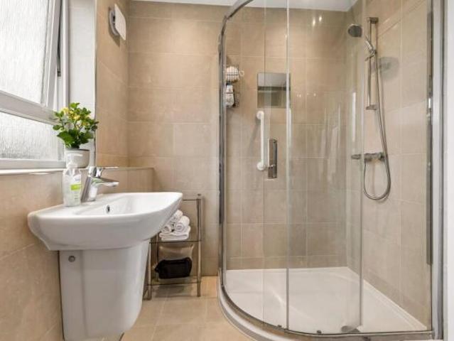 Apartment for sale in Mearns, Scotland