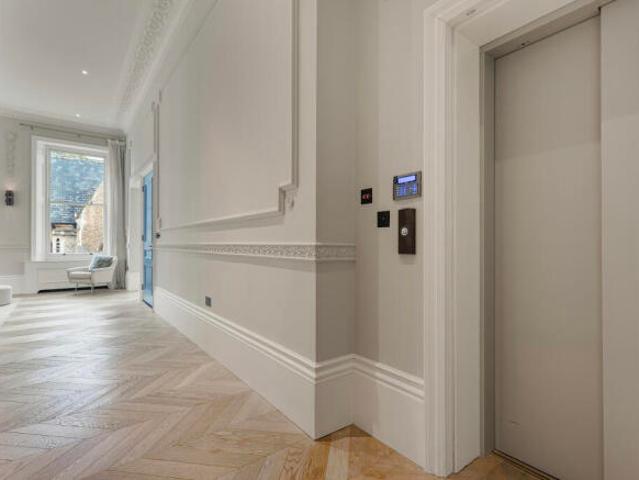 Apartment for sale in South Kensington, Greater London