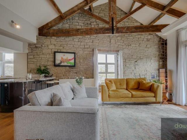 Apartment for sale in Elland, Lindwell