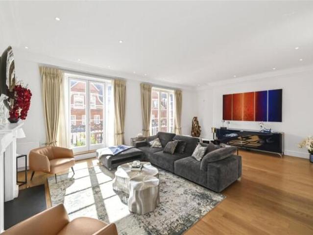 Apartment for sale in Mayfair, Greater London