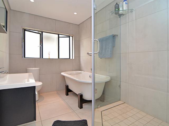 Apartment for sale in Greenstone Hill Office Park, Johannesburg