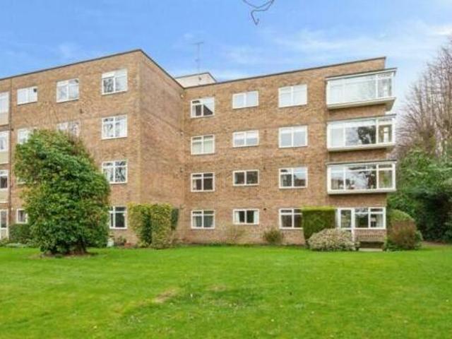 House for sale in Abbotswood, Guildford