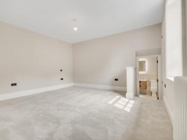 Apartment for sale in Navestock Side, Essex