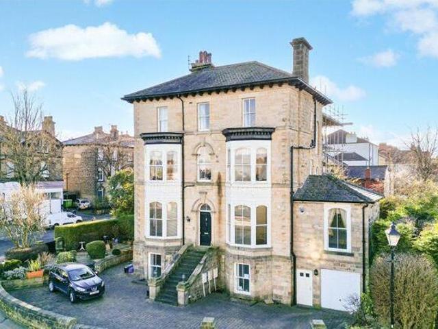 House for sale in Harrogate, North Yorkshire