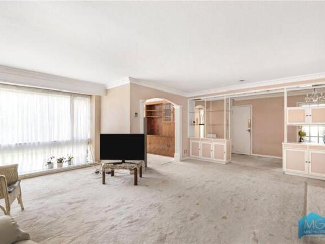 Apartment for sale in Hendon, Greater London