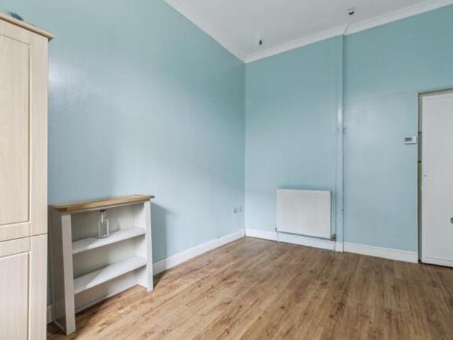 Apartment for sale in Pollokshields, Scotland