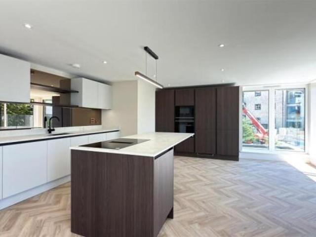 Apartment for sale in Poole