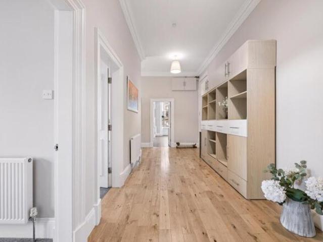 Apartment for sale in Hillhead, Scotland