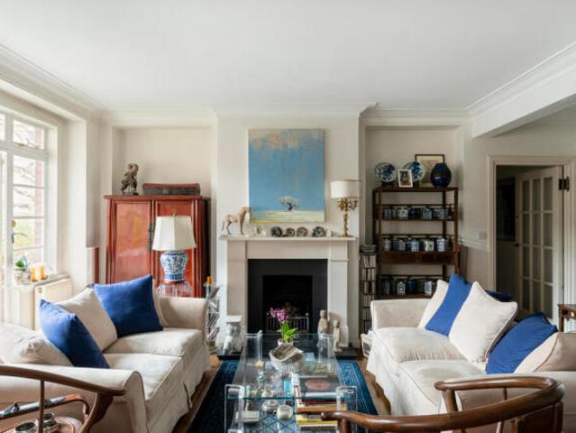Apartment for sale in Kensington, Greater London