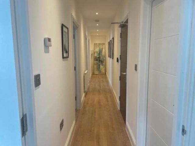 Apartment for sale in Surbiton, Greater London