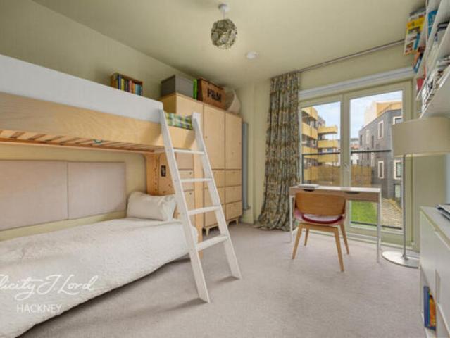 Apartment for sale in South Hackney, Greater London