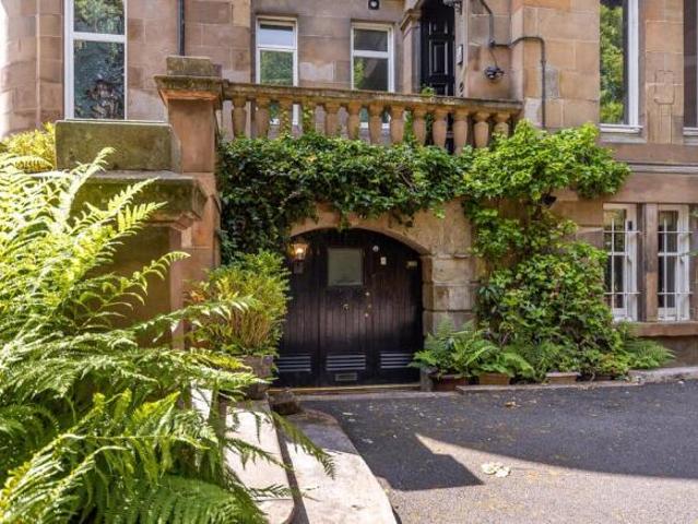 Apartment for sale in Dowanhill, Scotland