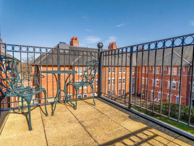 Apartment for sale in Ewens Farm, Golden Valley