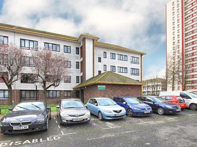 House for sale in Isleworth, Greater London