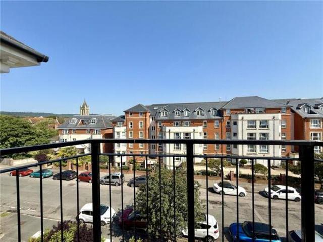 Apartment for sale in Eastbourne, East Sussex