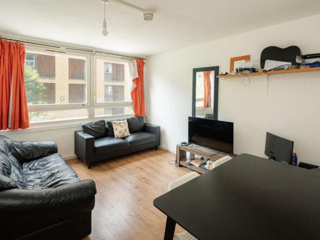 Apartment for sale in Camberwell, Greater London