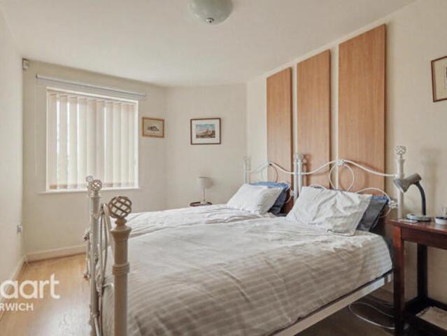 Apartment for sale in Lakenham, East Bank