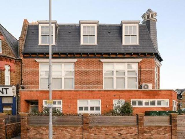 House for sale in Kingston Upon Thames, Greater London