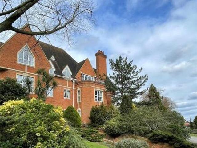 House for sale in Kingston Upon Thames, Greater London
