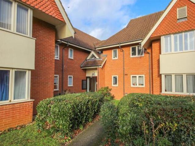Apartment for sale in Woodside Estate, Houghton Regis