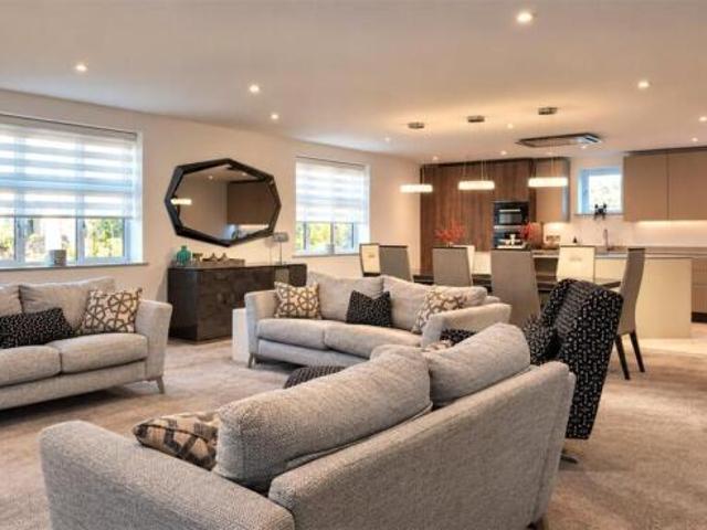 Apartment for sale in England