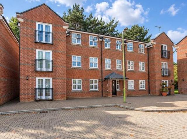 Apartment for sale in Five Acres, Hertfordshire