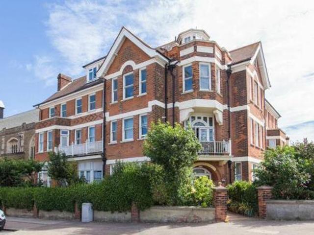 House for sale in Upton, Acol