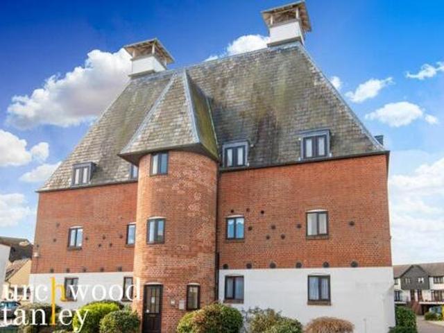 House for sale in Dale Hill, Essex