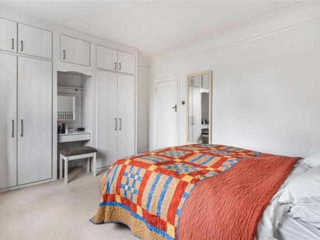 Apartment for sale in Putney, Greater London