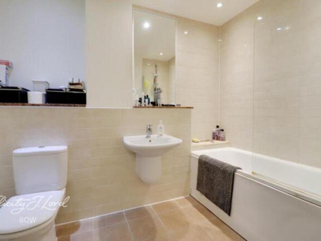 Apartment for sale in Bromley-by-Bow, Bow