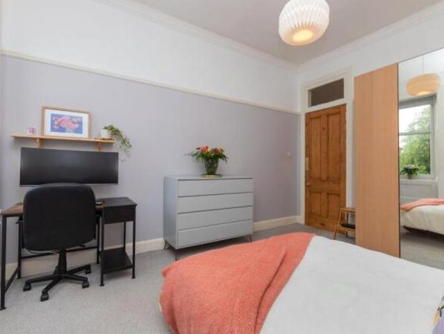 Apartment for sale in Langside, Scotland
