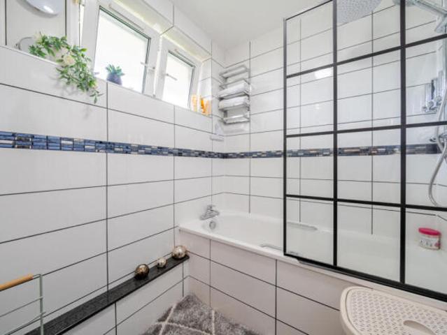 Apartment for sale in London Borough of Lewisham, Greater London