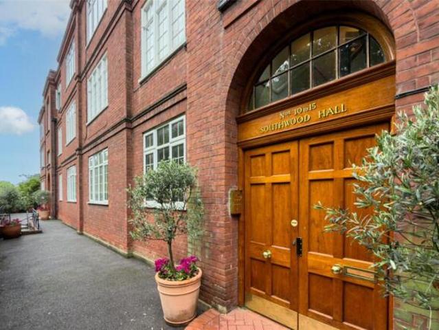 Apartment for sale in London Borough of Haringey, Greater London