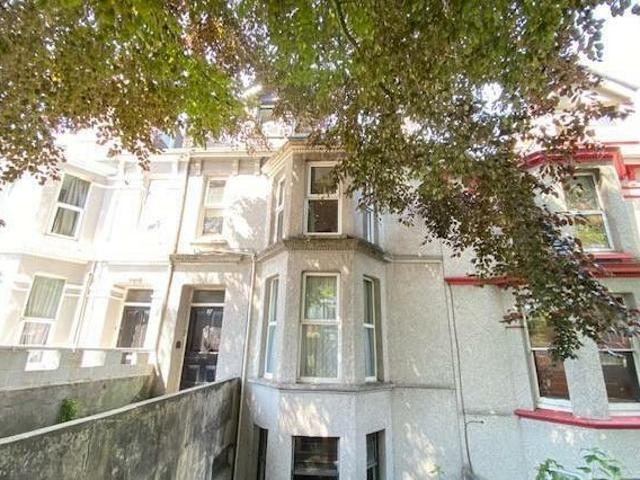 House for sale in Follaton, Strode