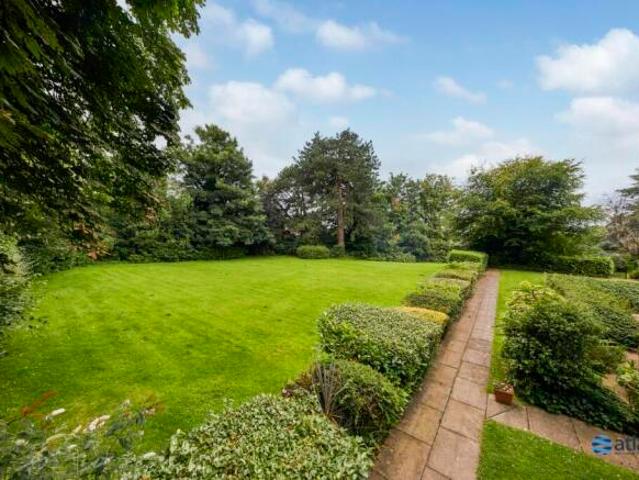 Apartment for sale in Calderstones