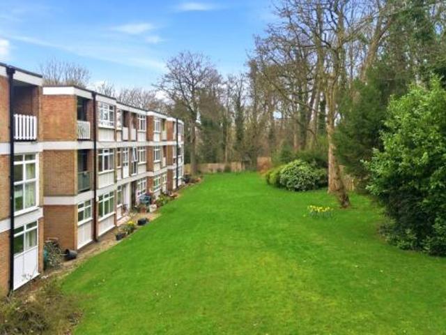 Apartment for sale in Oakwood, West Yorkshire